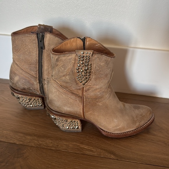 Lucchese Janis 1883 Women's 5.5B Brown Distressed Leather Studded Heel Booties - Picture 3 of 4